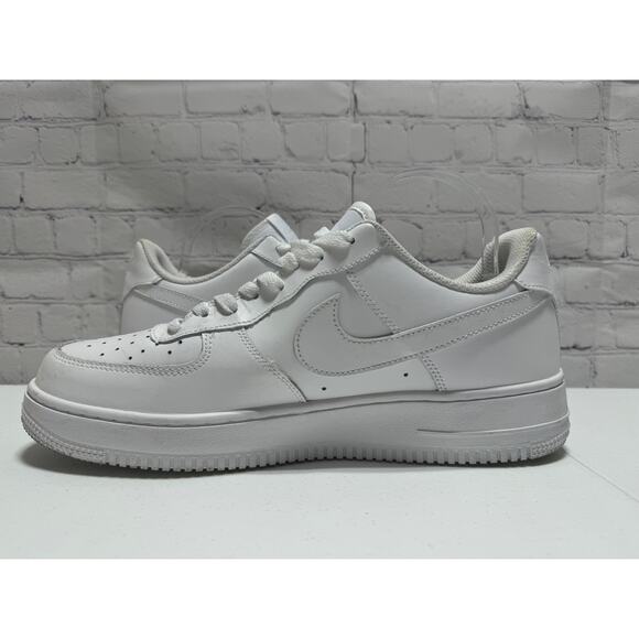 Nike Air Force 1 Low Triple White Classic AF1- Fast Shipping - Picture 6 of 14
